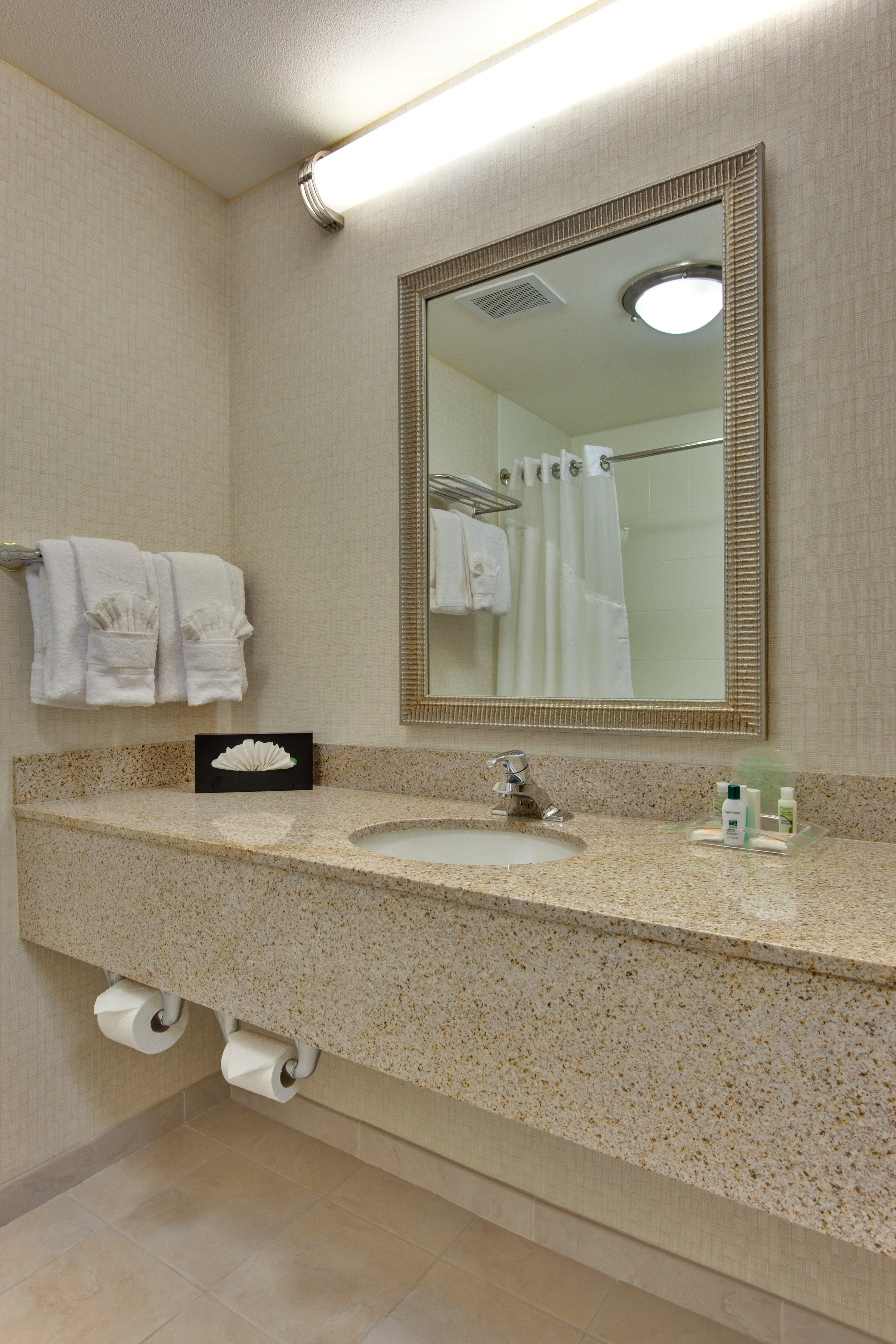 Holiday Inn & Suites Bakersfield By Ihg Esterno foto