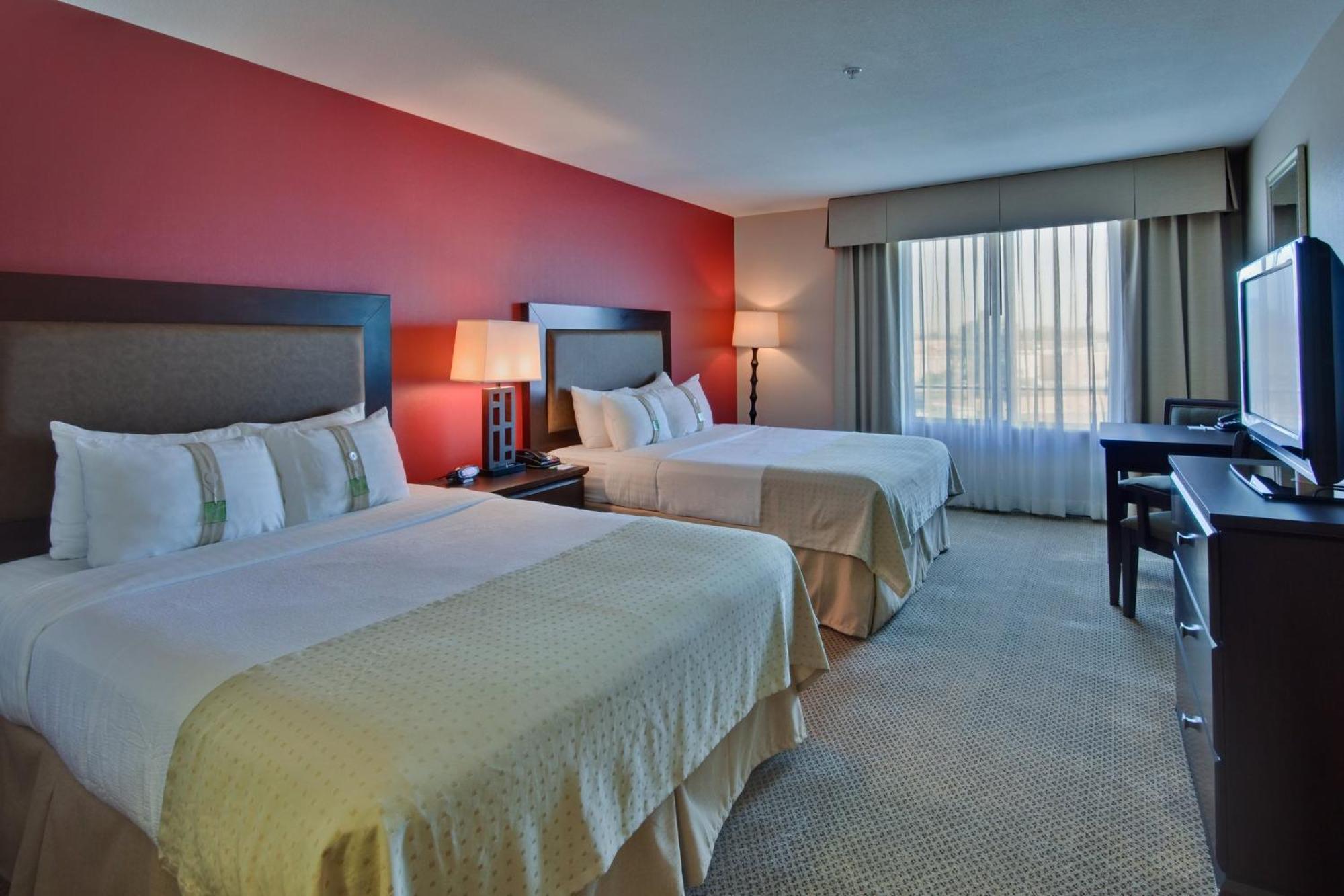 Holiday Inn & Suites Bakersfield By Ihg Esterno foto