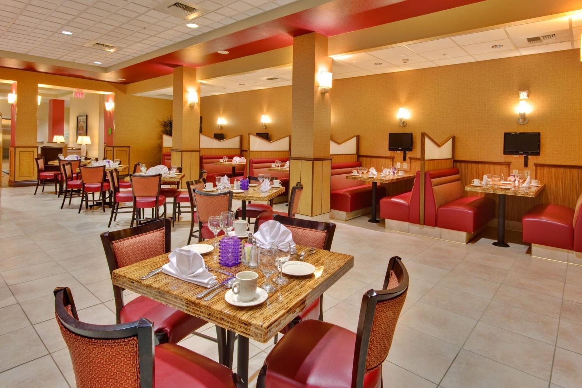 Holiday Inn & Suites Bakersfield By Ihg Esterno foto