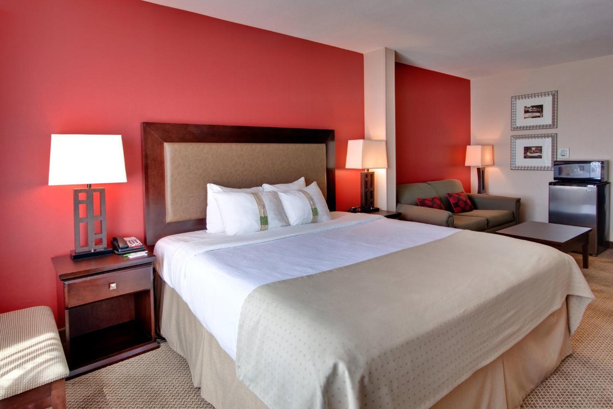 Holiday Inn & Suites Bakersfield By Ihg Esterno foto