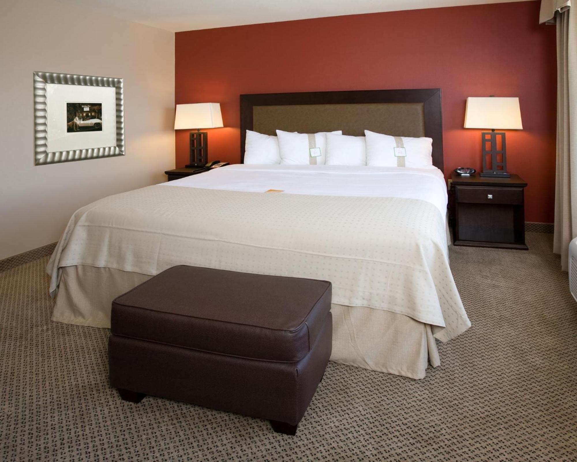 Holiday Inn & Suites Bakersfield By Ihg Esterno foto